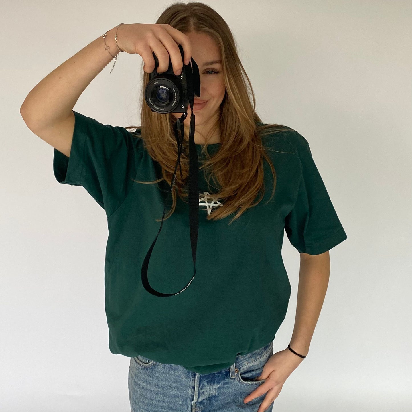 "overrated" T-Shirt- dark green